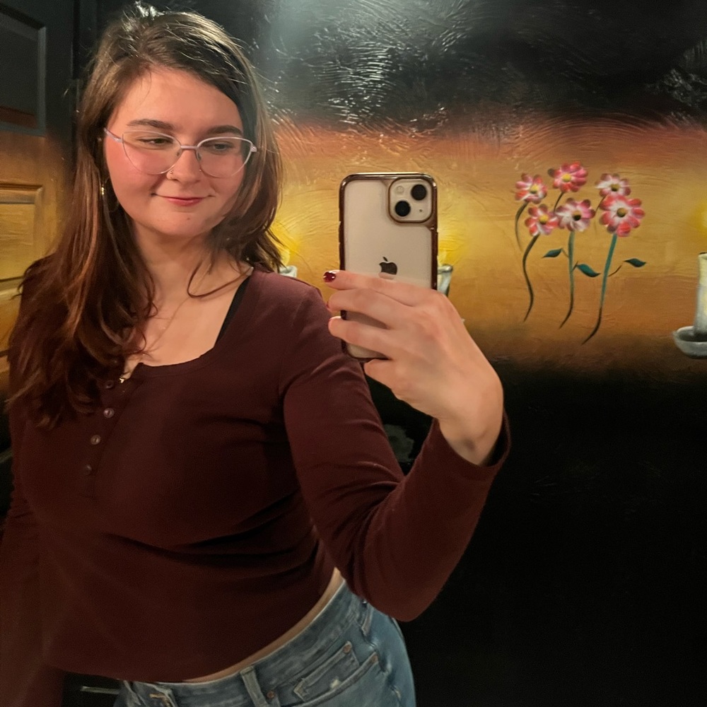 Meet your Posher, Madalyn